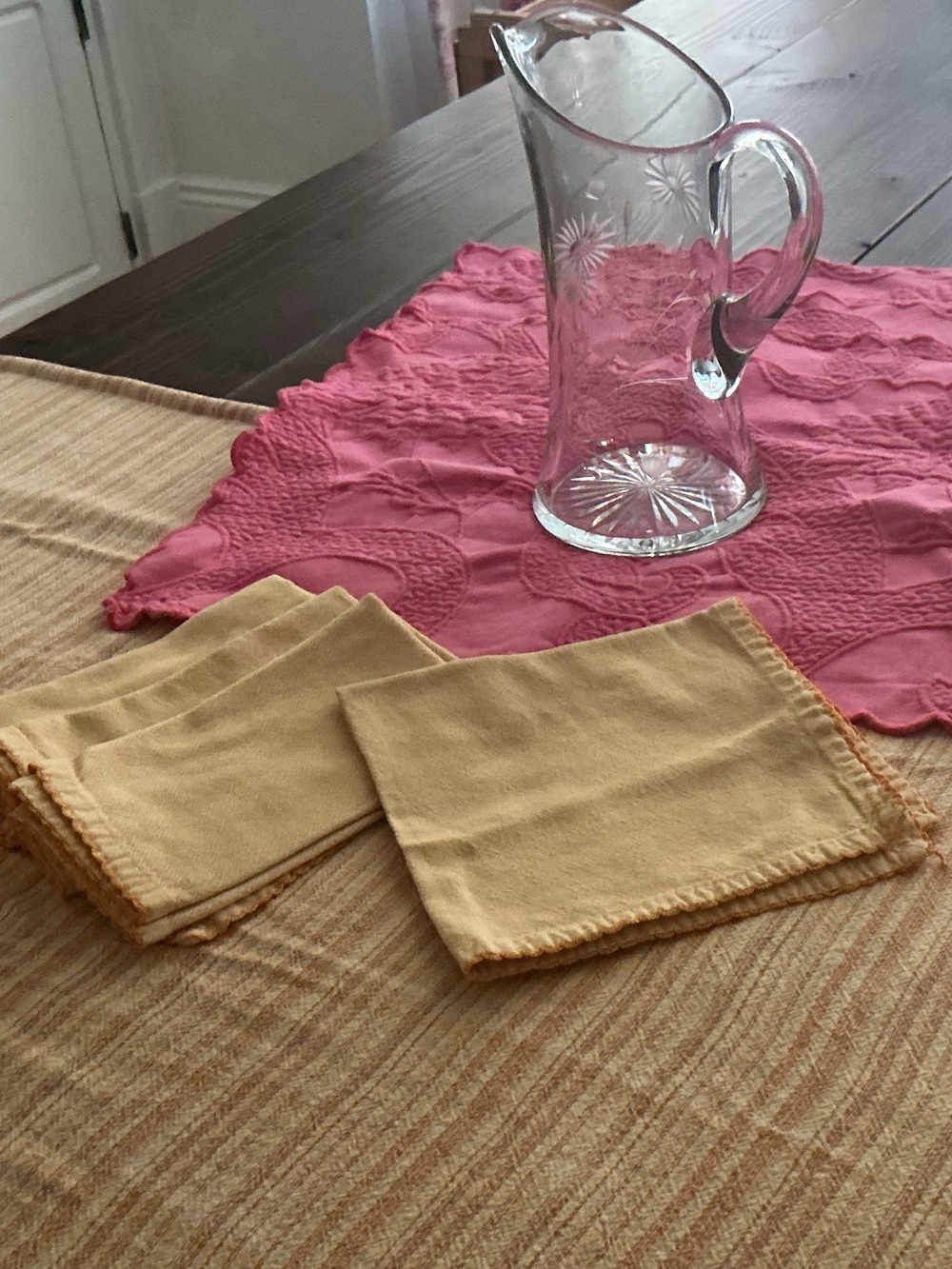 Vintage Tablecloth/Dinner Napkin Set
